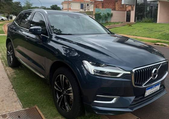 VOLVO XC60 2.0 T8 HYBRID MOMENTUM AWD GEARTRONIC